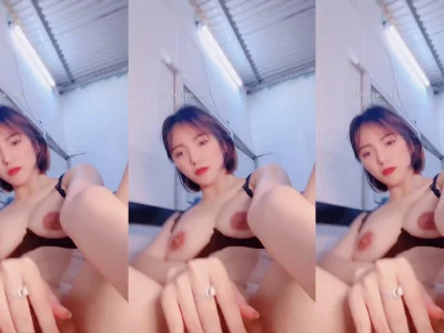 Xem video: Ngọc Thảo 2k chân dài live full face móc cua bằng một ngón tay