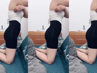 Xem video: Chị gái tóc vàng, mông cong livestream thả thính trai tơ